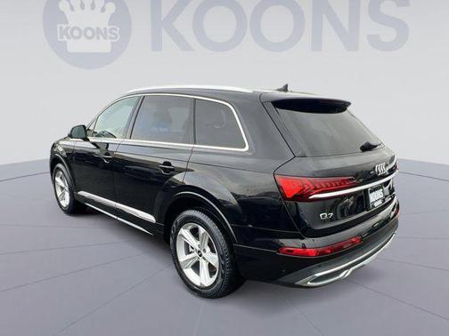 2022 Audi Q7 45 Premium