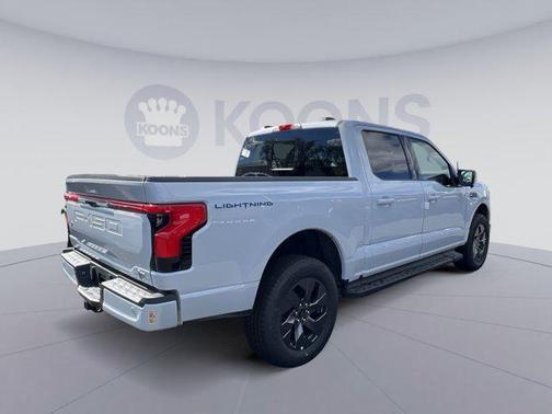 2025 Ford F-150 Lightning LARIAT