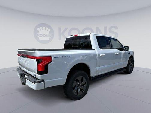 2025 Ford F-150 Lightning LARIAT
