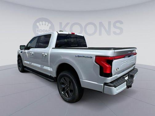 2025 Ford F-150 Lightning LARIAT