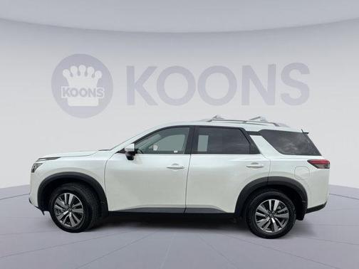 2022 Nissan Pathfinder SL 4WD