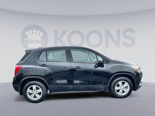 Mosaic Black Metallic 2020 Chevrolet Trax LS