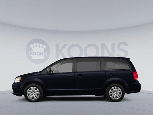 Black Onyx Crystal Pearlcoat 2019 Dodge Grand Caravan SE
