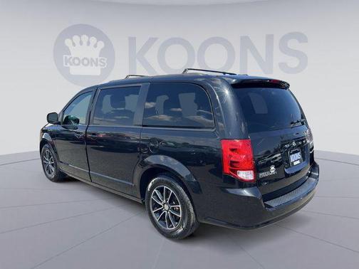 Black Onyx Crystal Pearlcoat 2019 Dodge Grand Caravan SE