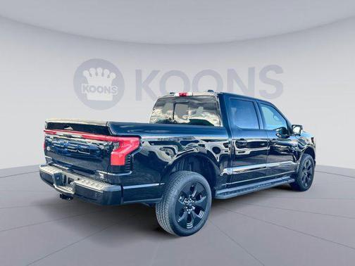 2025 Ford F-150 Lightning Platinum