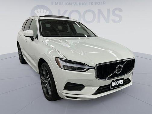 Photo 2 of 42 of 2019 Volvo XC60 T5 Momentum