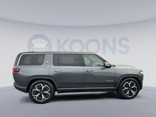 2023 Rivian R1S Adventure