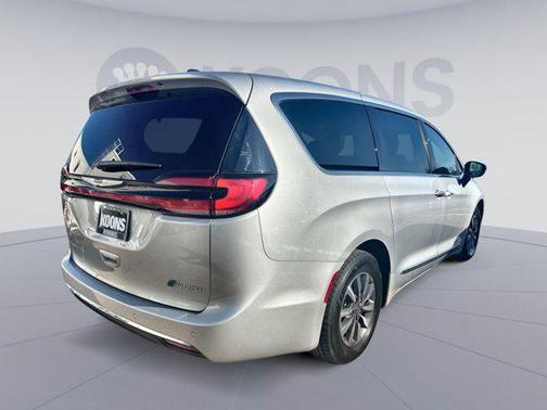 2023 Chrysler Pacifica Hybrid Limited