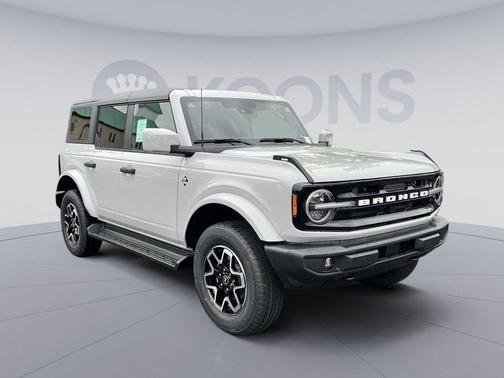 AVALANCHE GRAY 2026 Ford Bronco Outer Banks