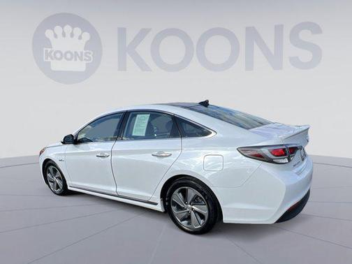 2017 Hyundai SONATA Hybrid Limited