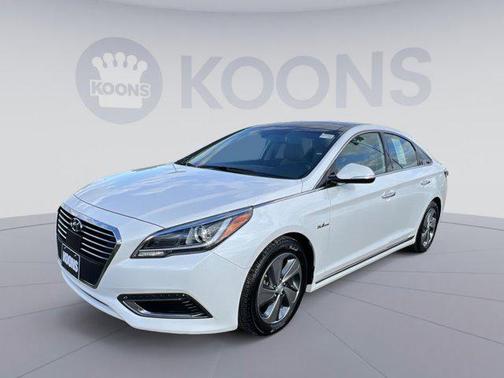 2017 Hyundai SONATA Hybrid Limited