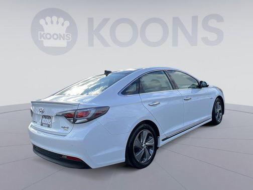 2017 Hyundai SONATA Hybrid Limited
