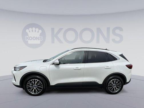 2025 Ford Escape PHEV SE