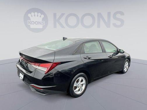 2021 Hyundai ELANTRA SE