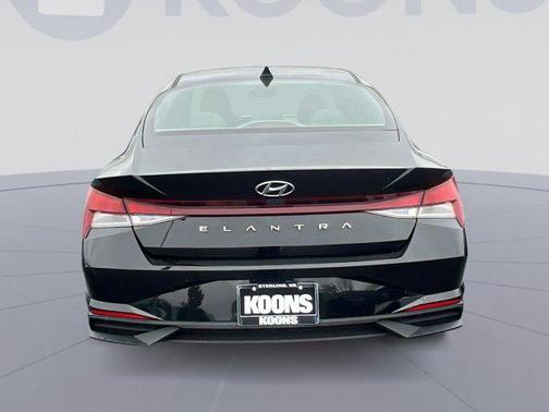 2021 Hyundai ELANTRA SE