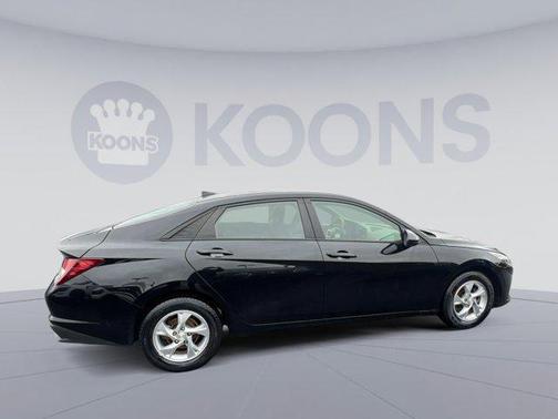 2021 Hyundai ELANTRA SE