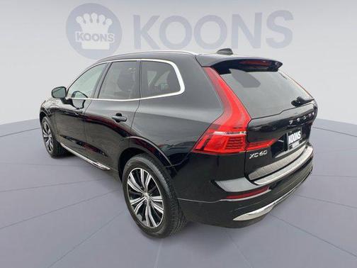 2023 Volvo XC60 Recharge Plug-In Hybrid T8 Plus Bright Theme