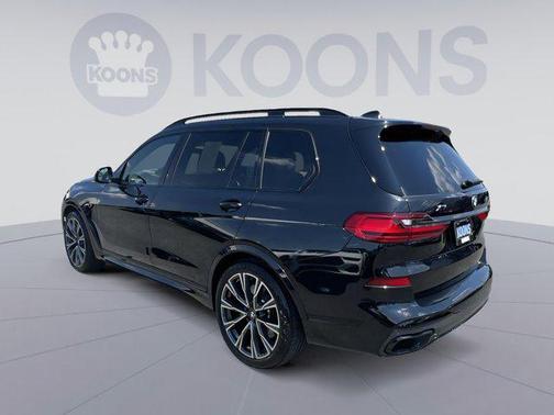 2022 BMW X7 M50i
