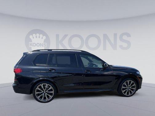 2022 BMW X7 M50i