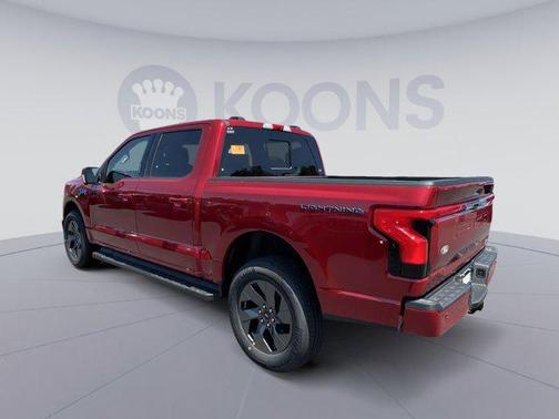 2025 Ford F-150 Lightning LARIAT