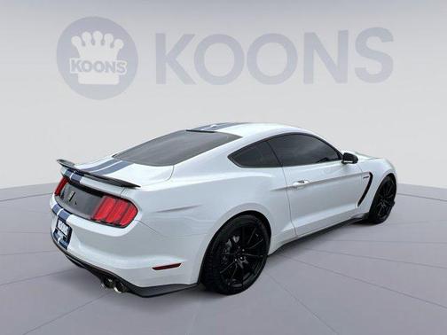 2017 Ford Shelby GT350 Base