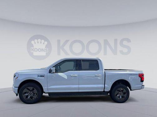 2025 Ford F-150 Lightning LARIAT