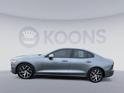 2020 Volvo S60 T6 Momentum