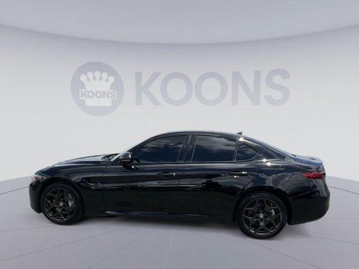 2021 Alfa Romeo Giulia Base