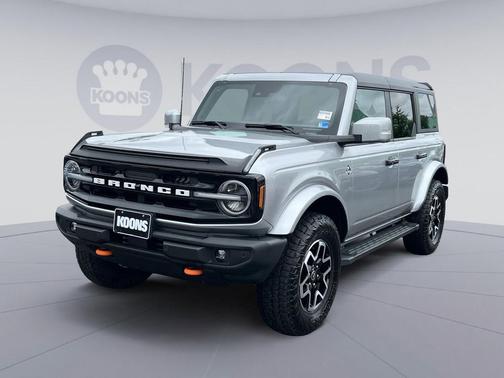 ICONIC SILVER METALLIC 2024 Ford Bronco Outer Banks