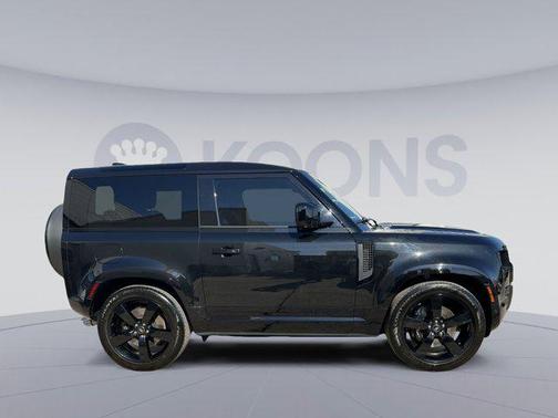 2023 Land Rover Defender V8