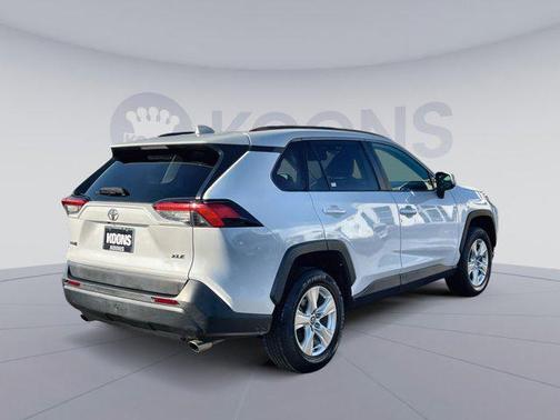 2020 Toyota RAV4 XLE