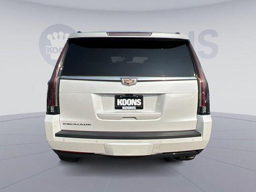 2017 Cadillac Escalade Luxury