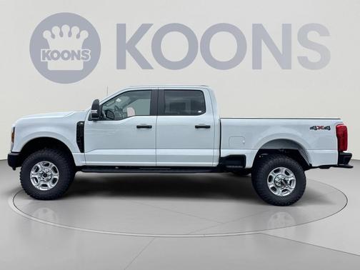 Oxford White 2027 Ford F-250 XL