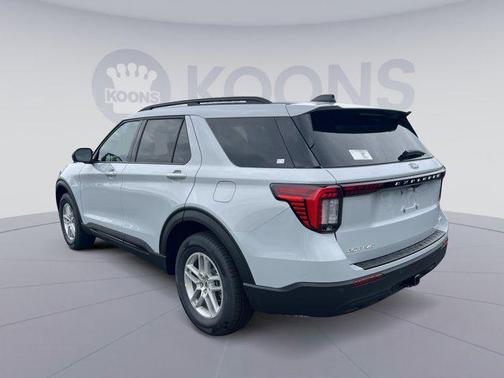 Space White Metallic 2026 Ford Explorer Active