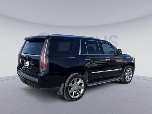 2017 Cadillac Escalade Luxury