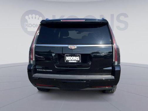 2017 Cadillac Escalade Luxury
