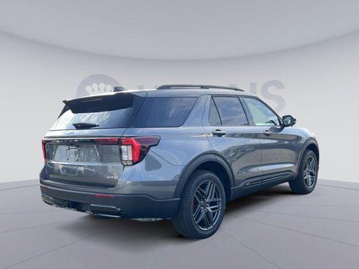 Carbonized Gray Metallic 2026 Ford Explorer ST-Line