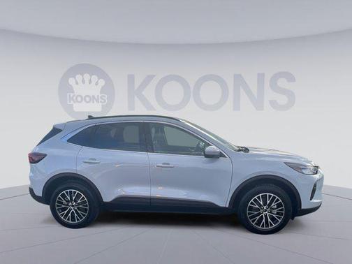 2025 Ford Escape PHEV SE