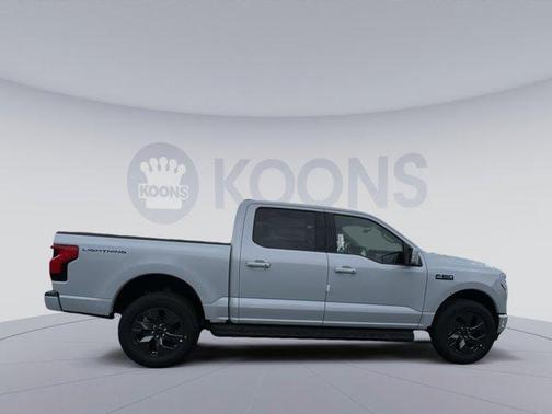 2025 Ford F-150 Lightning LARIAT