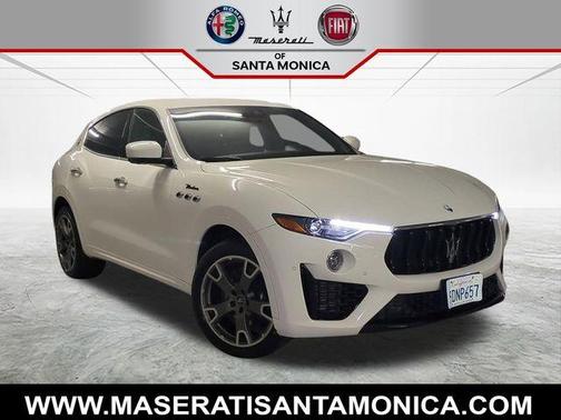 Bianco 2023 Maserati Levante Modena