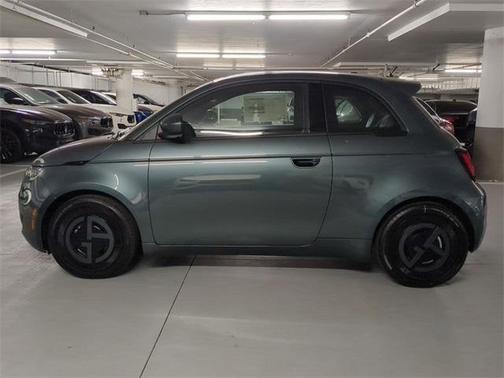 2025 FIAT 500e Base