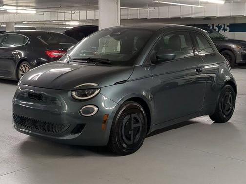 2025 FIAT 500e Base