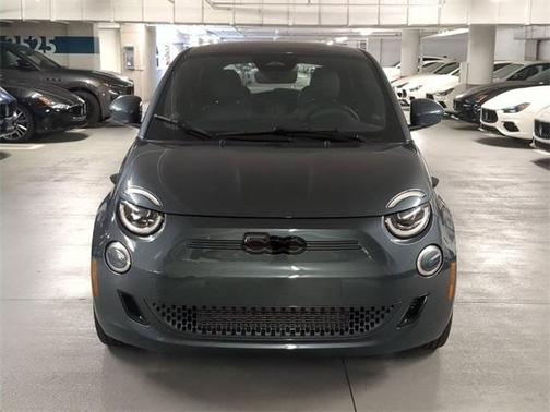 2025 FIAT 500e Base