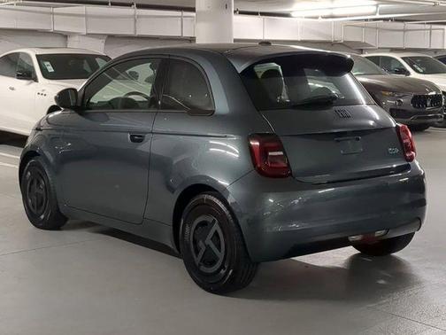 2025 FIAT 500e Base
