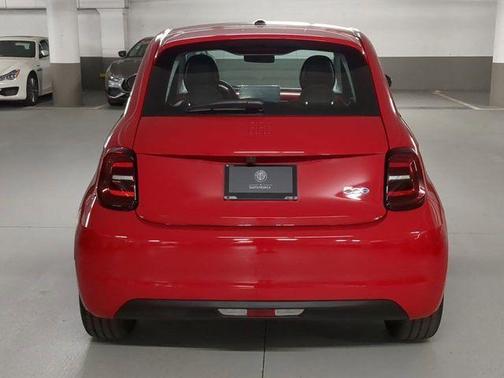 2024 FIAT 500e Base