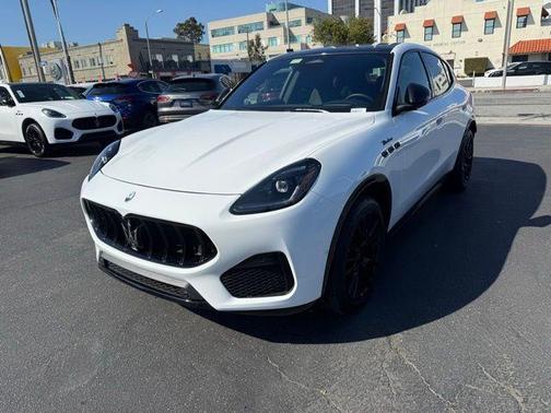Bianco 2025 Maserati Grecale Modena