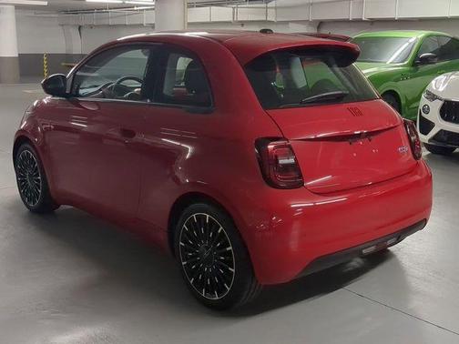 2024 FIAT 500e Base