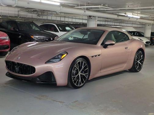 Rose 2026 Maserati GranCabrio BASE