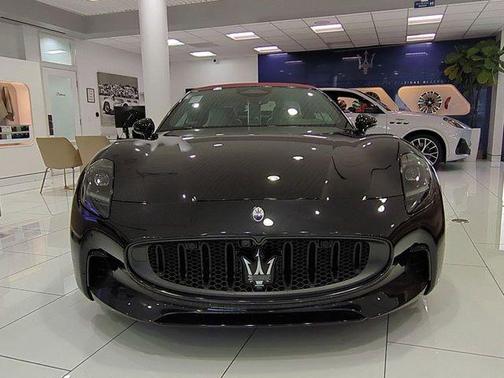 2025 Maserati GranCabrio Folgore Base
