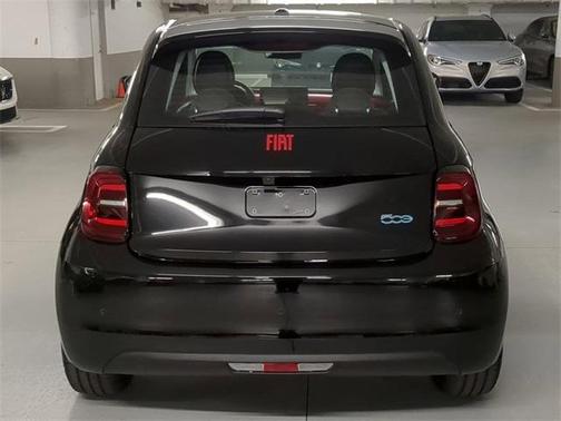 2024 FIAT 500e Base